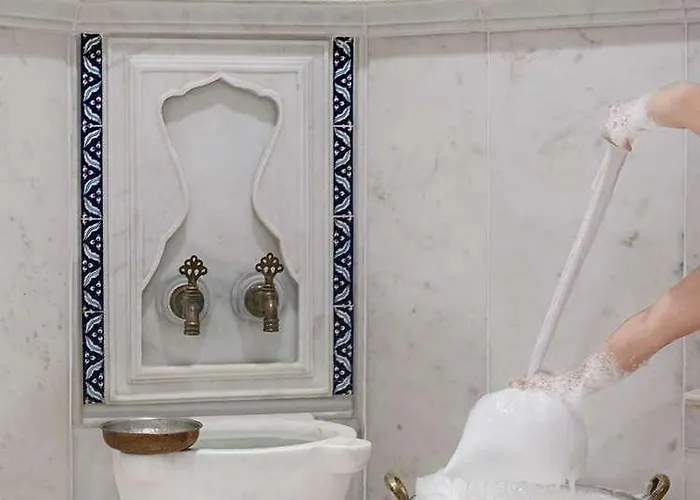 شيراغان بالاس كمبنسكي فندق