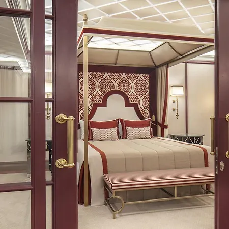 çırağan Palace Kempinski Hotel 5*