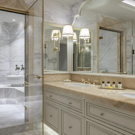 çırağan Palace Kempinski Hotel 5*